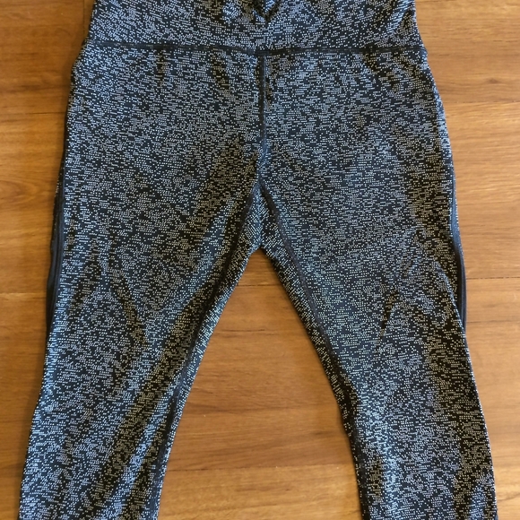 Lululemon Train Times 17" Crop - Picture 4 of 7